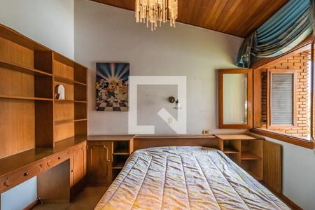 Casa de condomínio à venda com 478m², 4 quartos e 3 vagas Casa de condomínio à venda com 478m², 4 quartos e 3 vagasSuíte 1