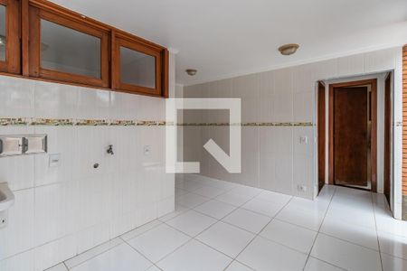 Casa de condomínio à venda com 478m², 4 quartos e 3 vagas Casa de condomínio à venda com 478m², 4 quartos e 3 vagasÁrea de Serviço