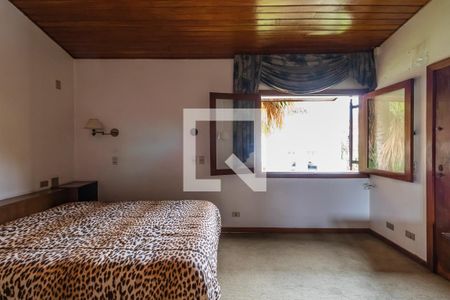 Casa de condomínio à venda com 478m², 4 quartos e 3 vagas Casa de condomínio à venda com 478m², 4 quartos e 3 vagasSuíte 2