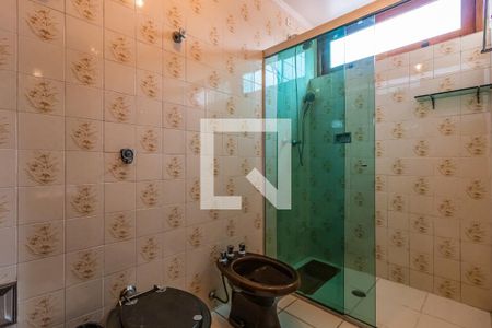 Casa de condomínio à venda com 478m², 4 quartos e 3 vagas Casa de condomínio à venda com 478m², 4 quartos e 3 vagasBanheiro da Suíte 1