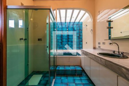 Casa de condomínio à venda com 478m², 4 quartos e 3 vagas Casa de condomínio à venda com 478m², 4 quartos e 3 vagasBanheiro da Suíte 2