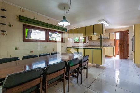 Casa de condomínio à venda com 478m², 4 quartos e 3 vagas Casa de condomínio à venda com 478m², 4 quartos e 3 vagasCozinha