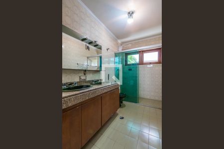 Casa de condomínio à venda com 478m², 4 quartos e 3 vagas Casa de condomínio à venda com 478m², 4 quartos e 3 vagasBanheiro Social