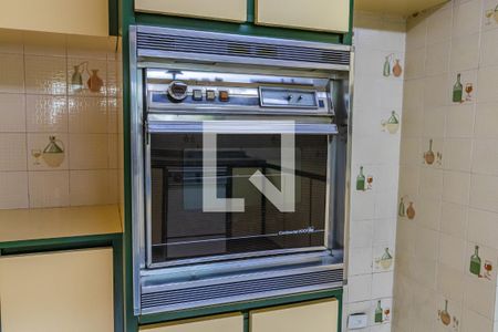 Casa de condomínio à venda com 478m², 4 quartos e 3 vagas Casa de condomínio à venda com 478m², 4 quartos e 3 vagasDetalhe da Cozinha