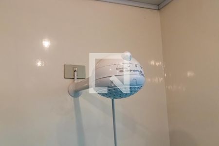 Casa de condomínio à venda com 478m², 4 quartos e 3 vagas Casa de condomínio à venda com 478m², 4 quartos e 3 vagasDetalhe do Banheiro da Suíte 2