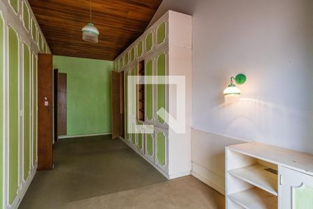 Casa de condomínio à venda com 478m², 4 quartos e 3 vagas Casa de condomínio à venda com 478m², 4 quartos e 3 vagasQuarto 1