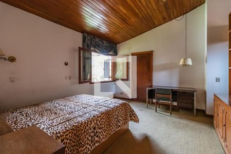 Casa de condomínio à venda com 478m², 4 quartos e 3 vagas Casa de condomínio à venda com 478m², 4 quartos e 3 vagasSuíte 2