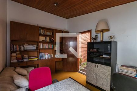 Casa de condomínio à venda com 478m², 4 quartos e 3 vagas Casa de condomínio à venda com 478m², 4 quartos e 3 vagasEscritório