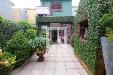 Casa à venda com 146m², 3 quartos e 2 vagas Casa à venda com 146m², 3 quartos e 2 vagasQuintal