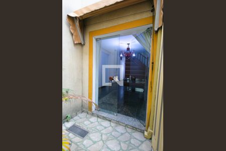 Casa à venda com 146m², 3 quartos e 2 vagas Casa à venda com 146m², 3 quartos e 2 vagasJardim de inverno