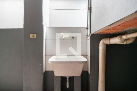 Área de Serviço de casa para alugar com 2 quartos, 100m² em Jardim Mangalot, São Paulo