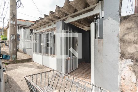 Fachada de casa para alugar com 2 quartos, 100m² em Jardim Mangalot, São Paulo