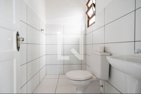 Banheiro de Serviço de casa para alugar com 2 quartos, 100m² em Jardim Mangalot, São Paulo
