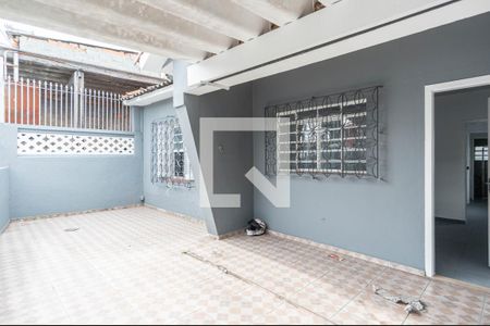 Garagem de casa para alugar com 2 quartos, 100m² em Jardim Mangalot, São Paulo