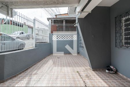 Garagem de casa para alugar com 2 quartos, 100m² em Jardim Mangalot, São Paulo