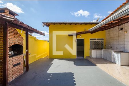 Casa à venda com 200m², 3 quartos e 4 vagasQuintal