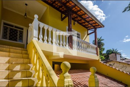 Casa à venda com 200m², 3 quartos e 4 vagasEntrada