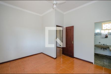 Casa à venda com 200m², 3 quartos e 4 vagasSuíte