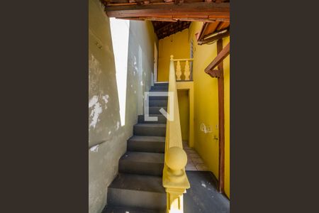 Casa à venda com 200m², 3 quartos e 4 vagasEscada
