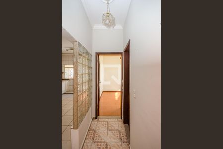Casa à venda com 200m², 3 quartos e 4 vagasCorredor