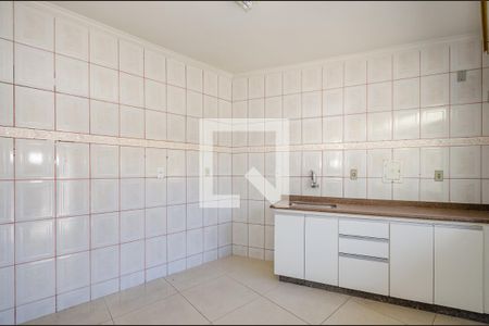 Casa à venda com 200m², 3 quartos e 4 vagasCozinha anexo