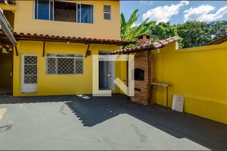 Casa à venda com 200m², 3 quartos e 4 vagasQuintal