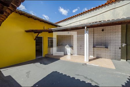 Casa à venda com 200m², 3 quartos e 4 vagasQuintal