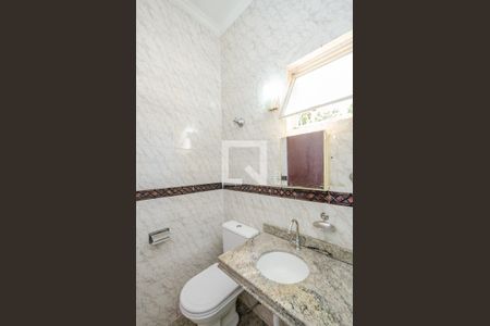 Casa à venda com 200m², 3 quartos e 4 vagasBanheiro Social