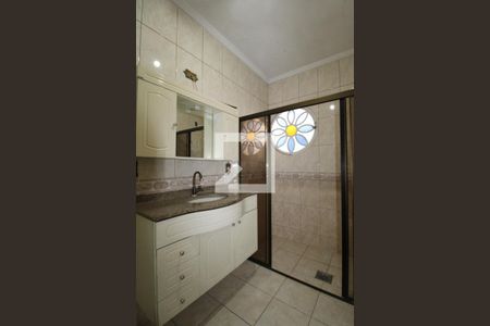 Casa à venda com 300m², 4 quartos e 5 vagasBanheiro da Suíte