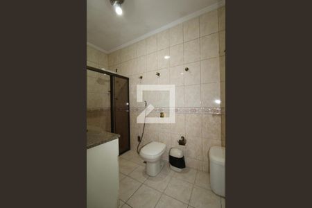 Casa à venda com 300m², 4 quartos e 5 vagasBanheiro da Suíte