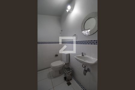 Casa à venda com 300m², 4 quartos e 5 vagasBanheiro 