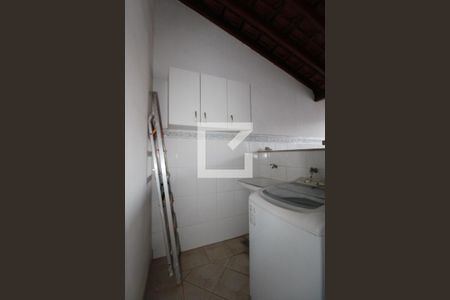 Casa à venda com 300m², 4 quartos e 5 vagasÁrea de Serviço