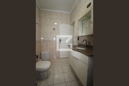 Casa à venda com 300m², 4 quartos e 5 vagasBanheiro da Suíte