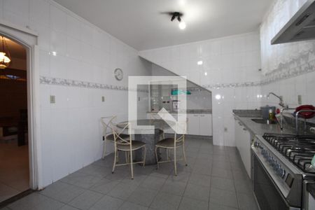 Casa à venda com 300m², 4 quartos e 5 vagasCozinha