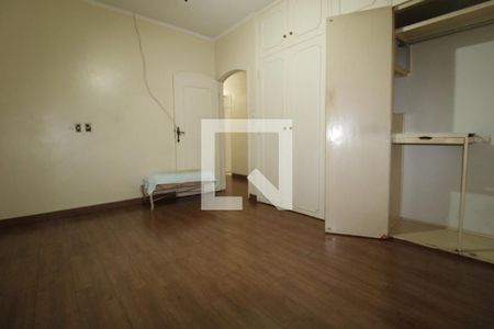 Casa à venda com 300m², 4 quartos e 5 vagasQuarto 2 (suíte)