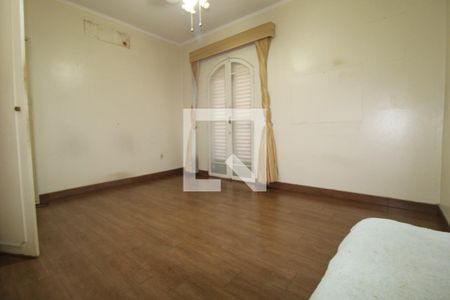 Casa à venda com 300m², 4 quartos e 5 vagasQuarto 2 (suíte)