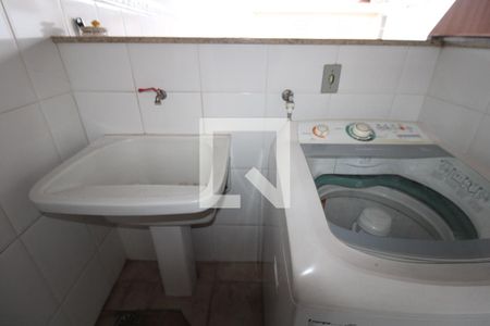 Casa à venda com 300m², 4 quartos e 5 vagasÁrea de Serviço