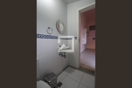 Casa à venda com 300m², 4 quartos e 5 vagasBanheiro 