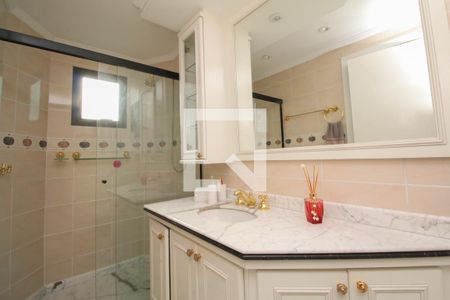 Apartamento à venda com 234m², 3 quartos e 4 vagasBanheiro Suíte 3