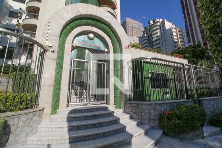 Apartamento à venda com 234m², 3 quartos e 4 vagasFachada