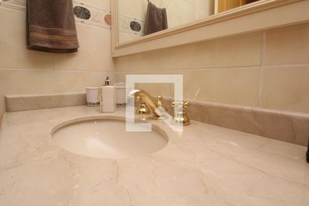 Apartamento à venda com 234m², 3 quartos e 4 vagasBanheiro Suíte 2