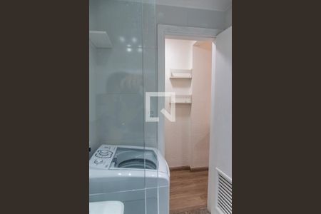 Banheiro de kitnet/studio para alugar com 1 quarto, 35m² em Aclimação, São Paulo