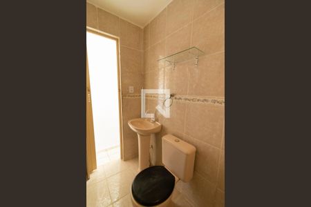 Casa para alugar com 100m², 2 quartos e 1 vagaBanheiro Corredor