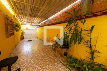 Casa para alugar com 100m², 2 quartos e 1 vagaQuintal