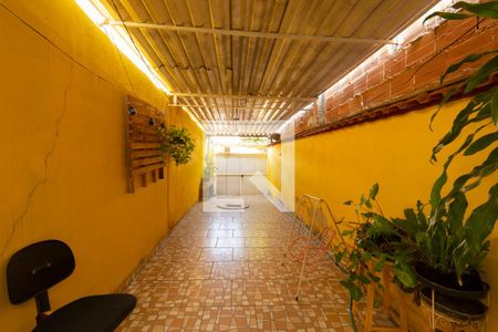 Casa para alugar com 100m², 2 quartos e 1 vagaQuintal