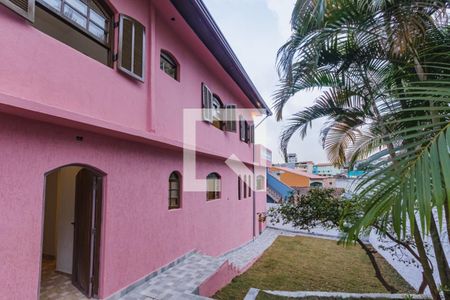 Casa para alugar com 180m², 4 quartos e 1 vaga Casa para alugar com 180m², 4 quartos e 1 vagaQuintal