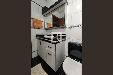 Casa à venda com 420m², 4 quartos e 2 vagas Casa à venda com 420m², 4 quartos e 2 vagasBanheiro