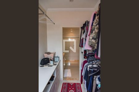 Casa à venda com 200m², 3 quartos e 2 vagasCloset da suíte 3