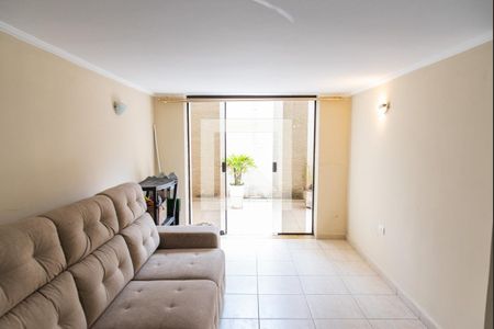 Casa à venda com 200m², 3 quartos e 2 vagasSala 2
