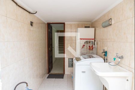 Casa à venda com 200m², 3 quartos e 2 vagasÁrea de serviço